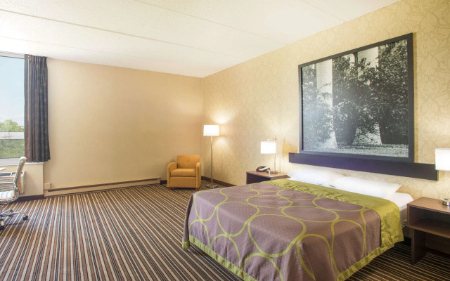 Super 8 by Wyndham Plattsburgh