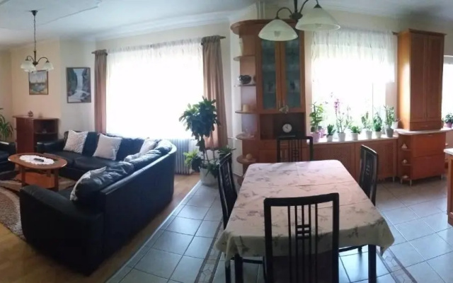 FaDóra Apartman