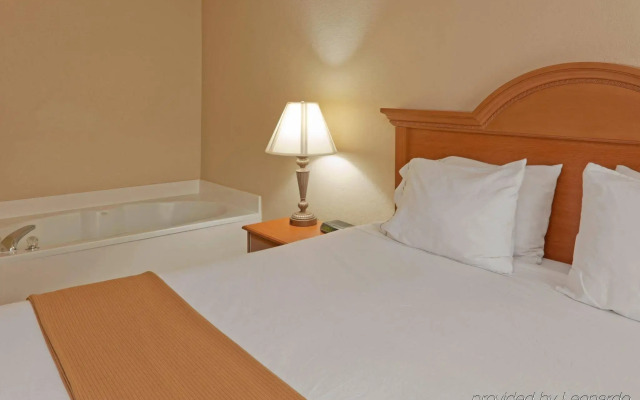 Comfort Inn & Suites Fultondale Gardendale I-65