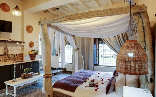 Bedrock Honeymoon Studio En-suite