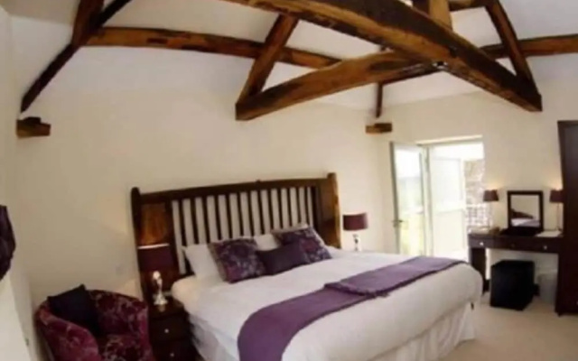 England's Gate and Coachhouse