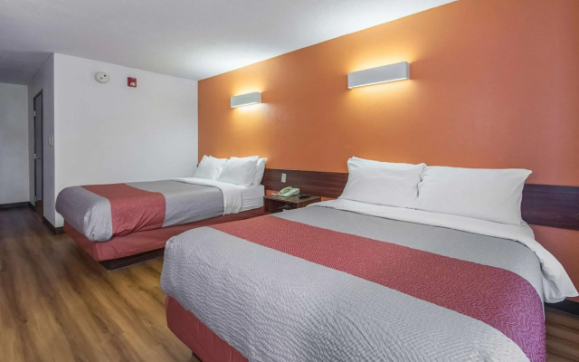 Motel 6 Streetsboro, OH