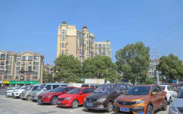 HanTing Hotel (Nanchang Xianghu The First Affiliated Hospital of Nanchang University Hotel)