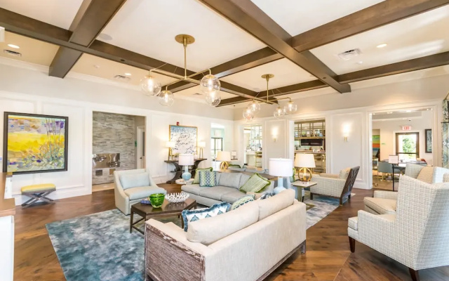 1804 Tropical Palms Circle