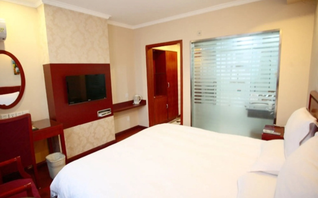 GreenTree Inn Huaian Chuzhou Avenue Zhou Enlai Memorial Hall Hotel