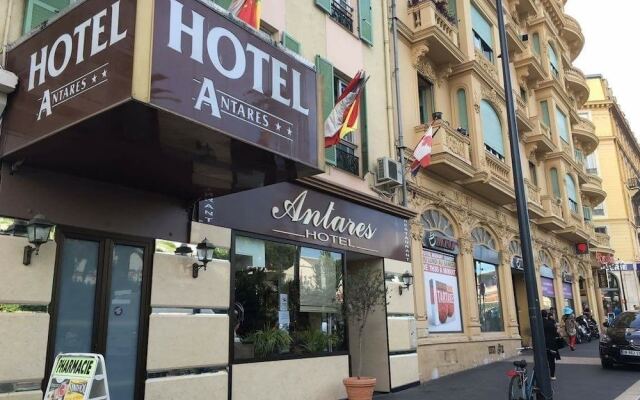 Antares Hostel Ницца вид на фасад