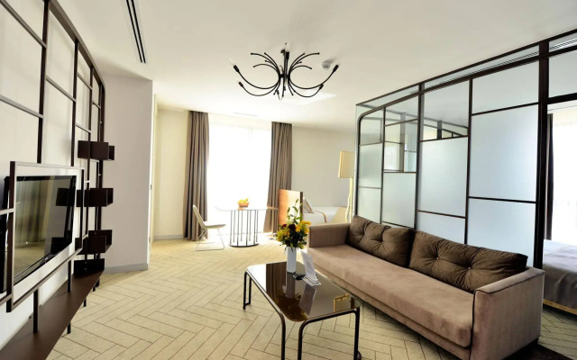 L'onde Business Suites
