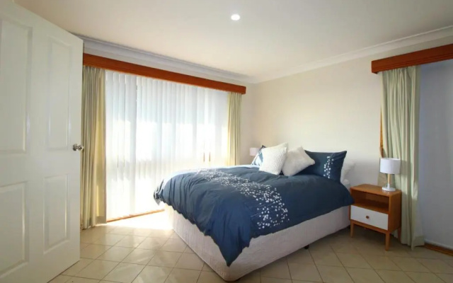 Barefoot, 32 Skyline Crescent, Crescent Head
