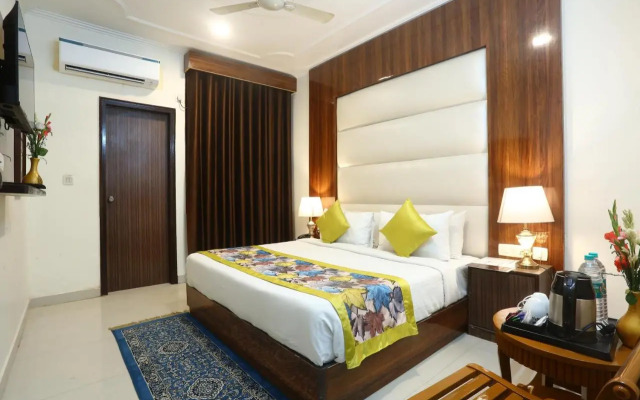 Hotel Earth