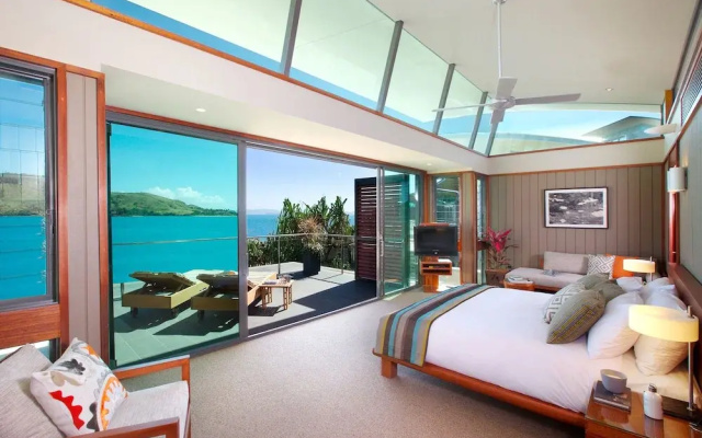 Yacht Club Villas