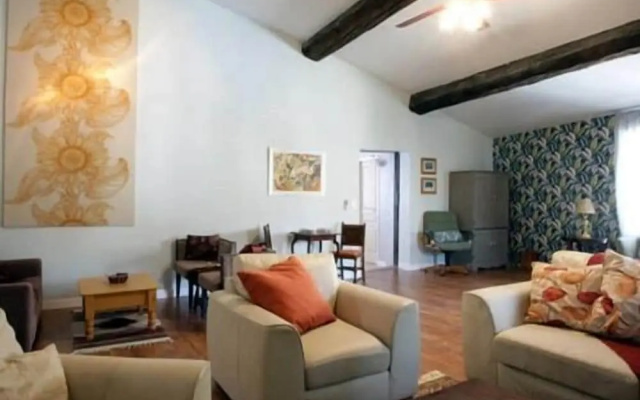 Maison de Textile Apartment