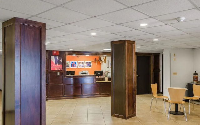 Motel 6 - Westborough Boston