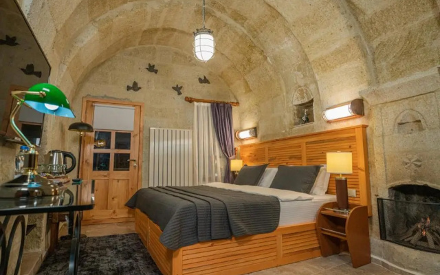 Bala Cave House