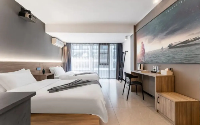 Guilin Yangshuo Emoji Youth Hostel-West Street Li River Yulong River Variety Activities