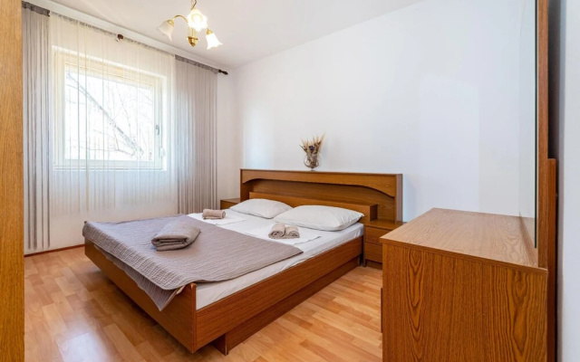 Stunning Apartment in Jasenice With 3 Bedrooms and Wifi