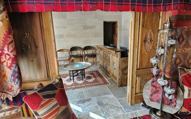 Noah's Ark Cave Hotel