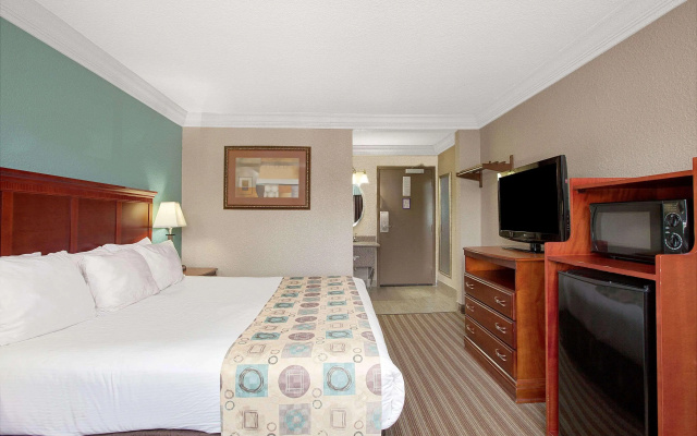Red Lion Inn & Suites Houston IAH Airport