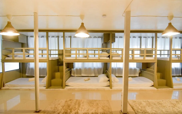 Treasure Isle Backpacker's Hostel