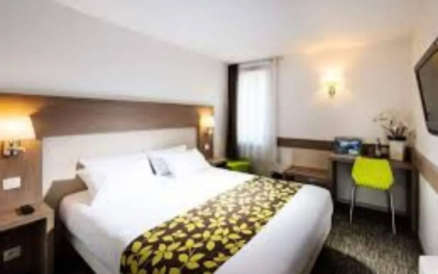 Hotel R Inn Delhi
