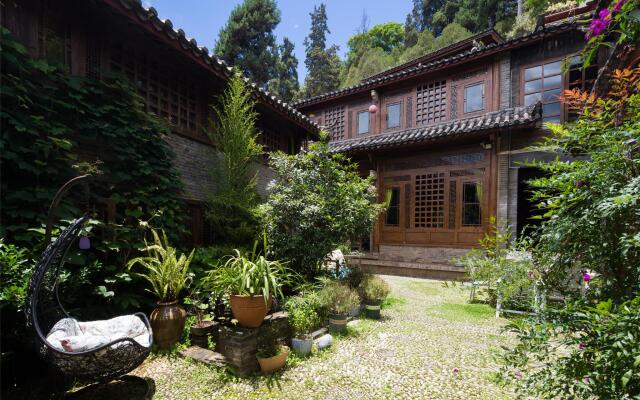 Blossom Hill Inn Lijiang Springland In Lijiang China From 31