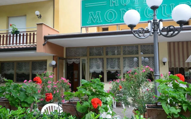 Hotel Monique