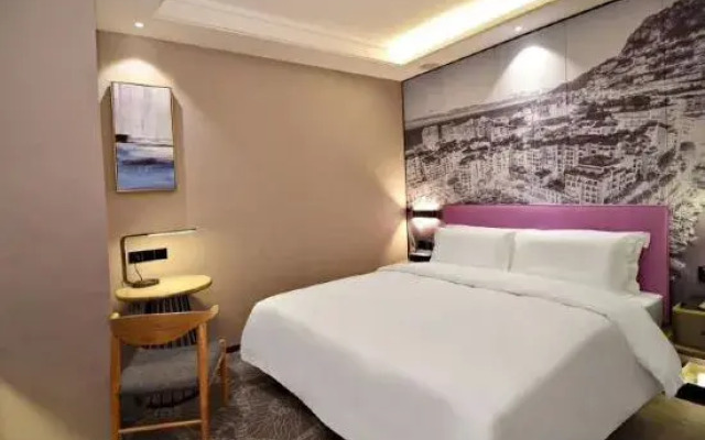 Bojin Hotel (Hubei Metro Station Branch, Luohu Port)