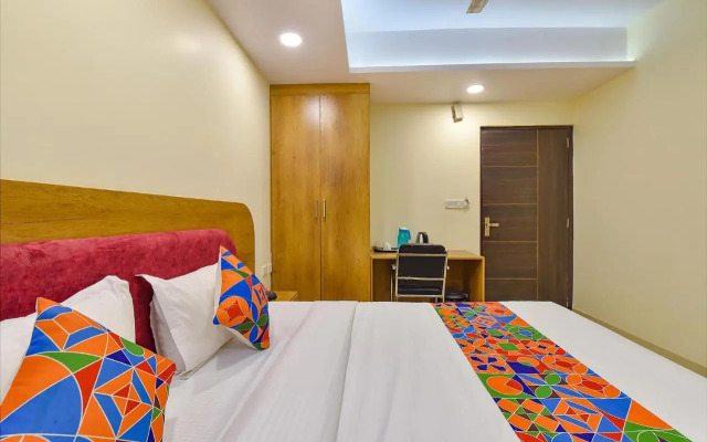 FabHotel Pink City
