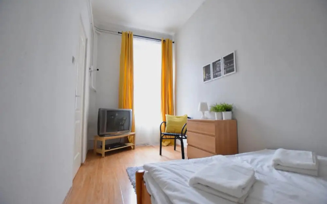 Budget Apartment by Hi5 - József Attila 10.