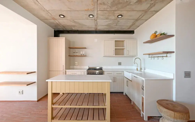 Elegant Camps Bay One Bed Eco Pool Modern