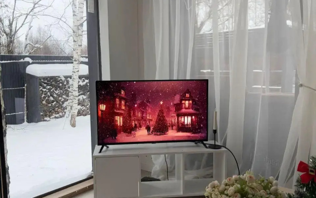 Дом Шелуха (Sheluha House) с уютной верандой