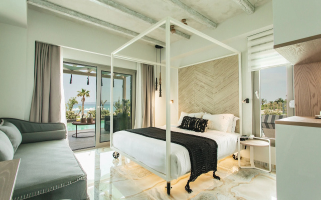 Blue Carpet Luxury Suites