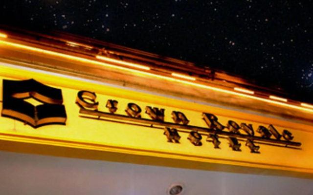 Crown Royale Hotel