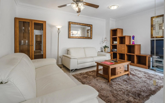 Terrazas del Duque II apartment