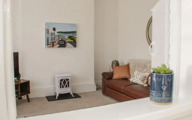 Llewelyn Apartment