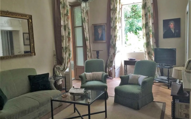 Villa Lucia Laglio with private lake access