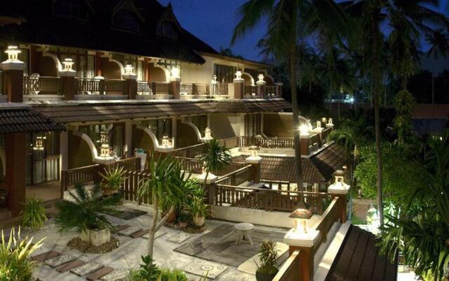 Отель Aloha Resort вид на фасад