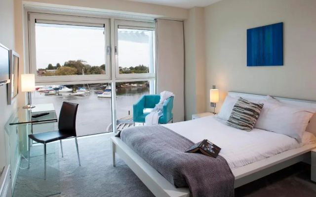Captains Club Hotel