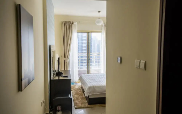 Deluxe Apartment with Lake View