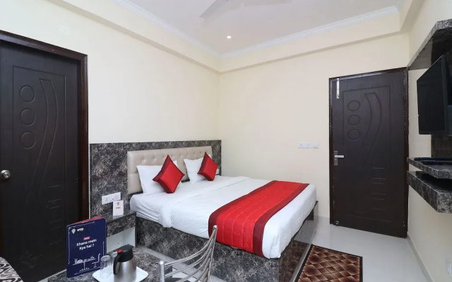 OYO 13658 Hotel Tanish Palace
