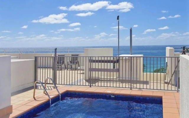 1BR Studio near the Beach with Rooftop Pool