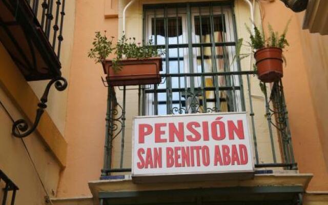 Отель Pension San Benito Abad вид на фасад