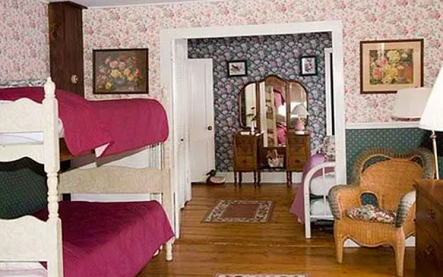 The Combes Family Inn