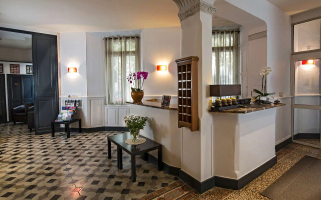 Best Western le Comtadin