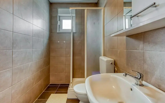 Charming Apartment in Novalja near Zrče Beach