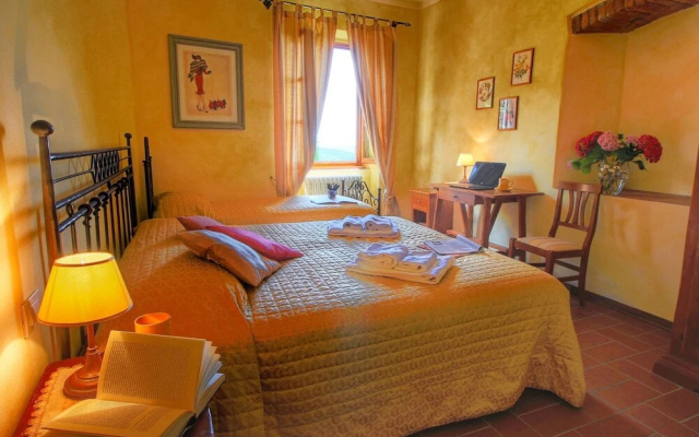 Farmhouse in Loro Ciuffenna With Pool