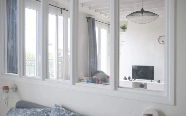 Renovated Apartment on the Outskirts of Paris