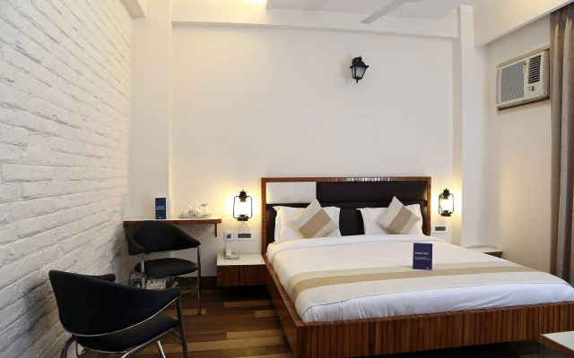 FabHotel Club Royale Airport