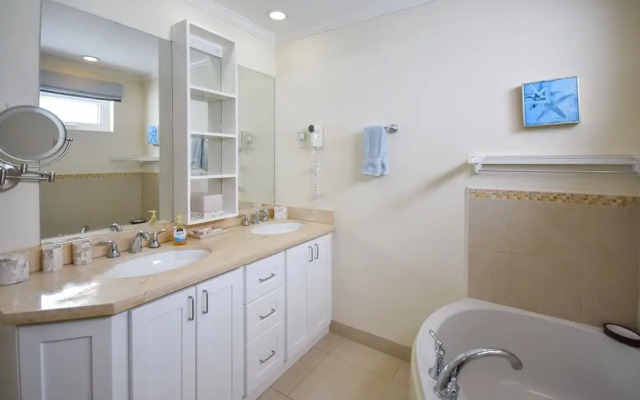 Palm Beach 610 2 Bedroom Apts