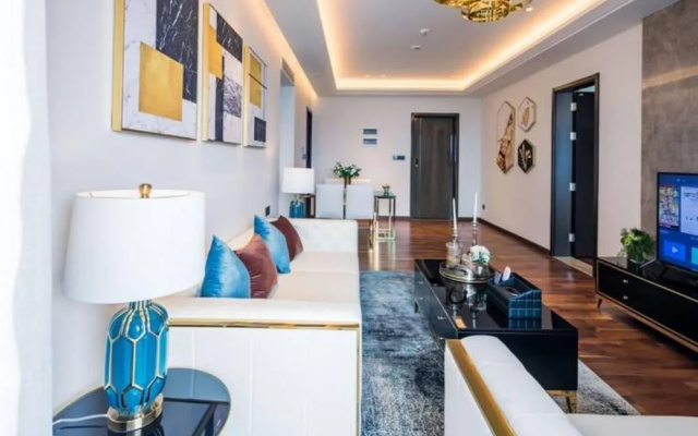 Platinum Stearns Hotel