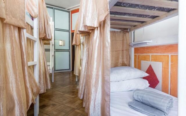 Saint Germain Hostel